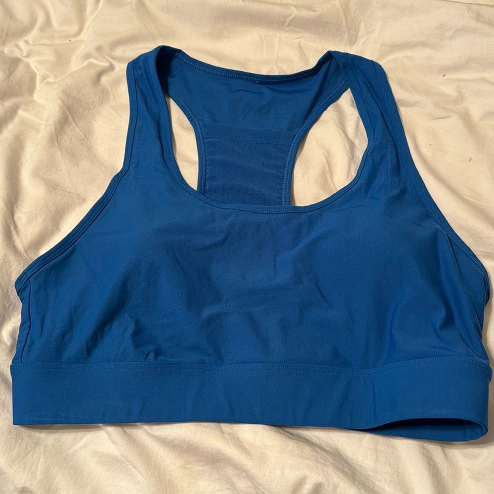 Fabletics XL On-The-Go Medium Impact Sports Bra